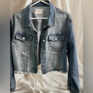 Tinseltown Cropped Raw Edge Jeans Jacket. Junior size Large